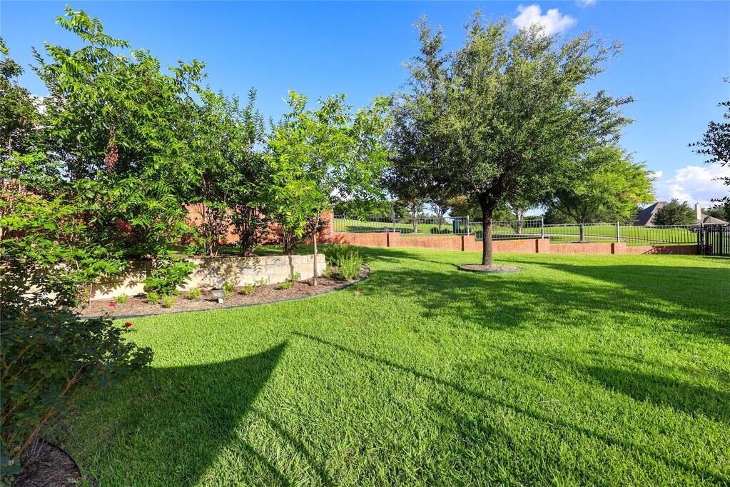 4 Bedroom Single Family Home/House's Image 32