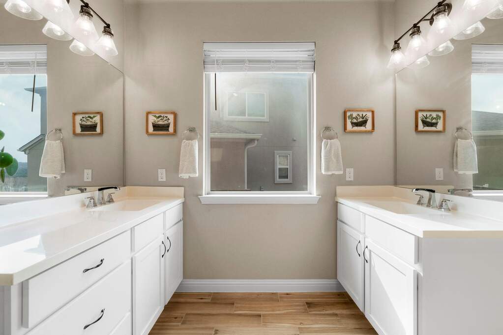 4 Bedroom Single Family Home/House's Image 16