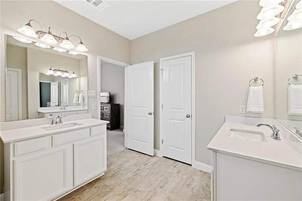 4 Bedroom Single Family Home/House's Image 21