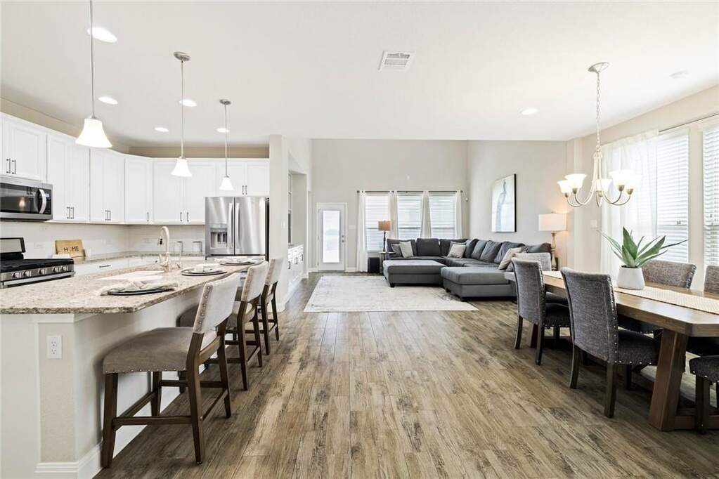 4 Bedroom Single Family Home/House's Image 5