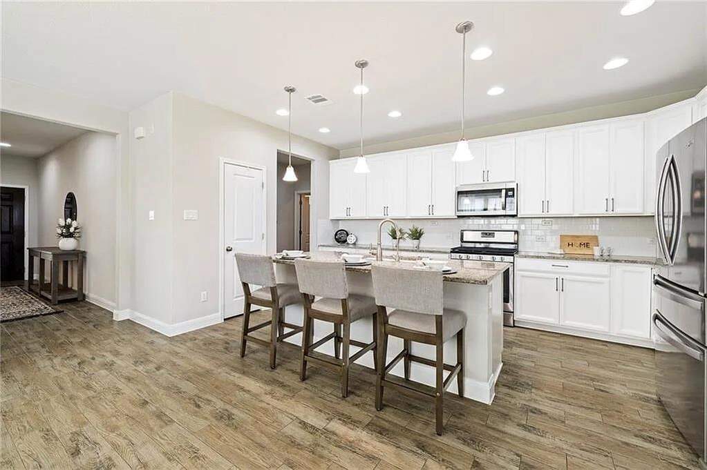 4 Bedroom Single Family Home/House's Image 6