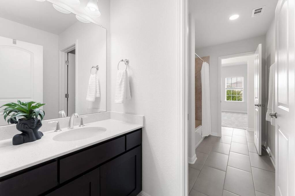 4 Bedroom Single Family Home/House's Image 28