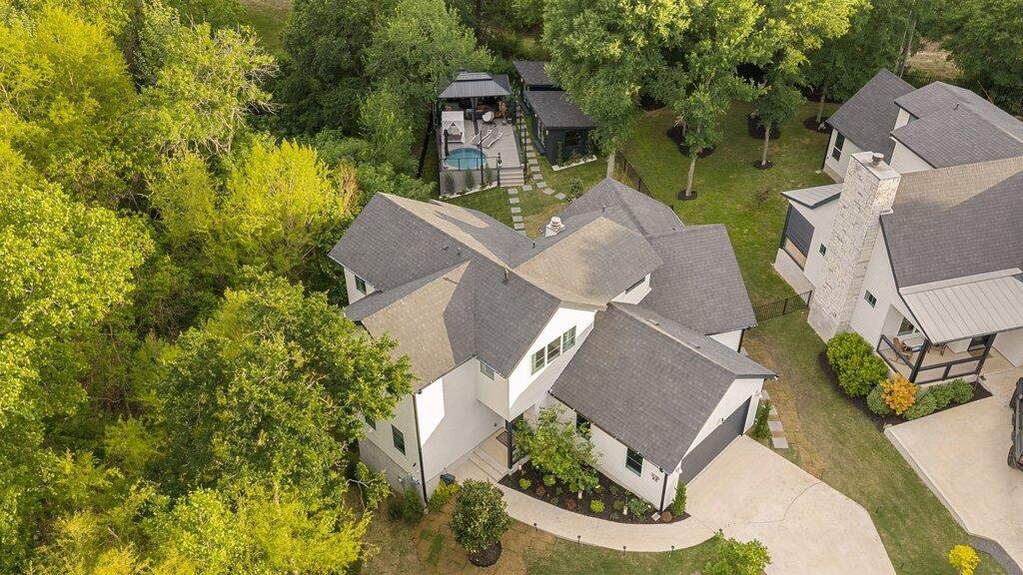 3 Bedroom Single Family Home/House's Image 35