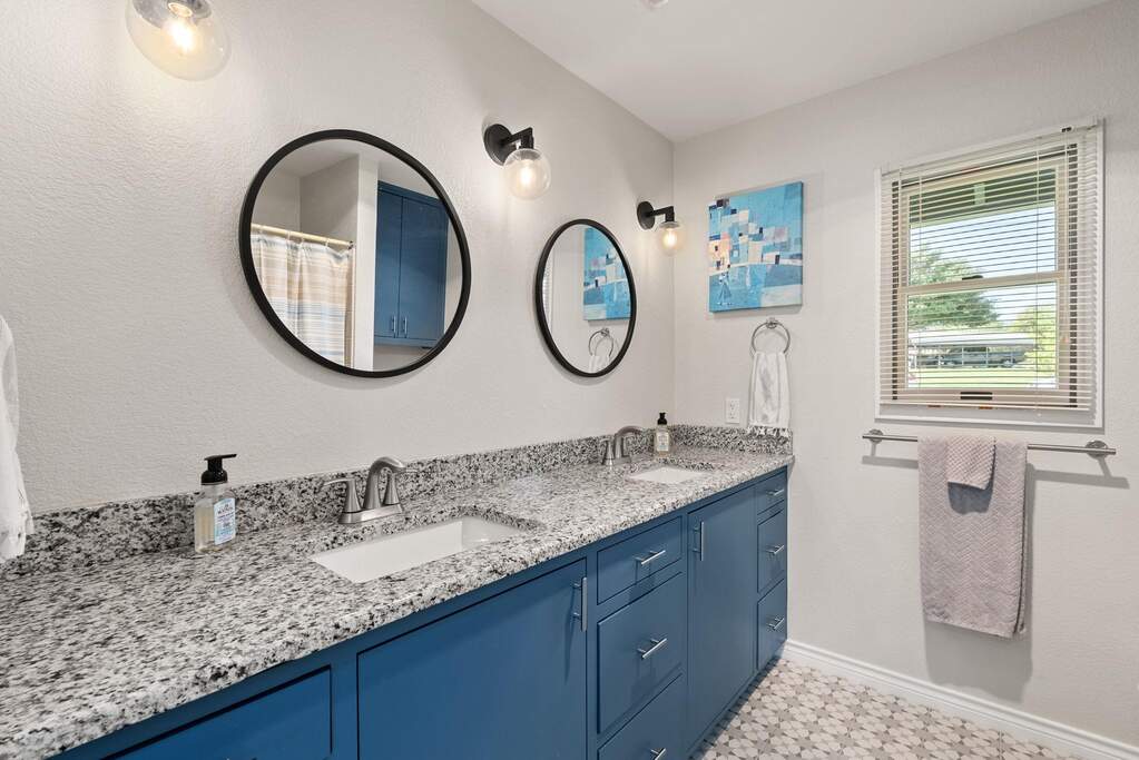 4 Bedroom Single Family Home/House's Image 12