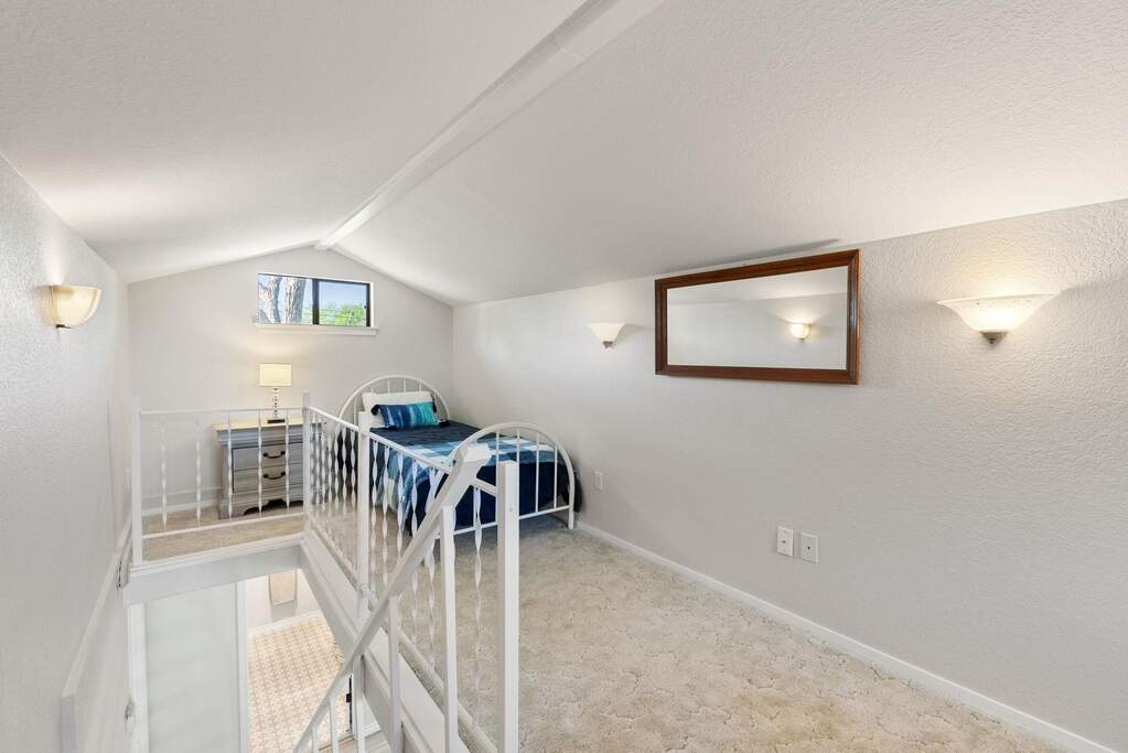 4 Bedroom Single Family Home/House's Image 28