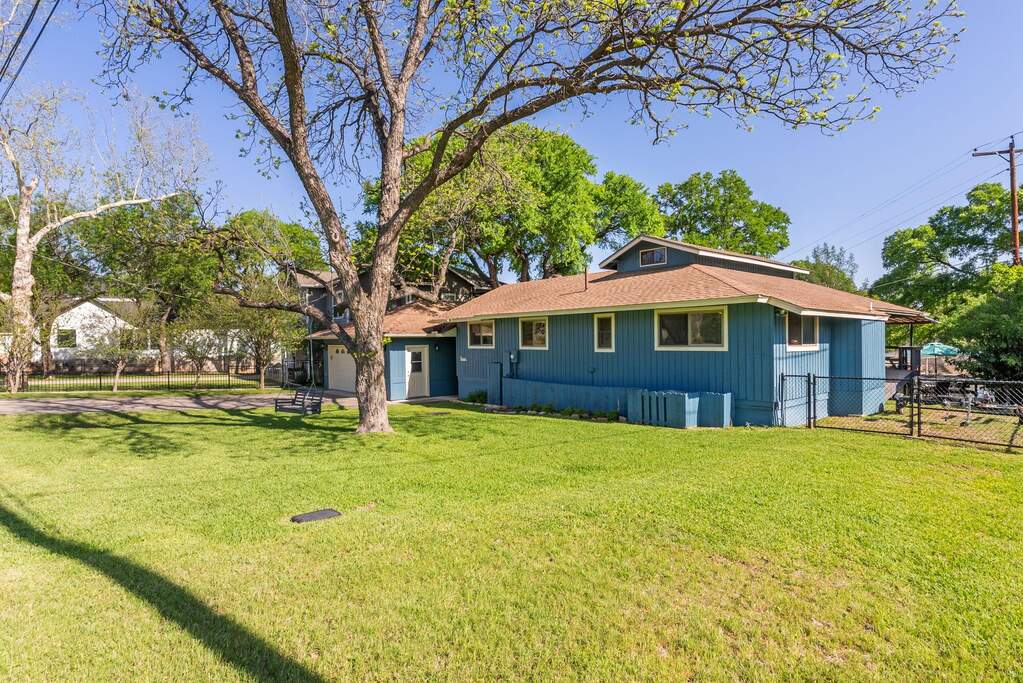 4 Bedroom Single Family Home/House's Image 35