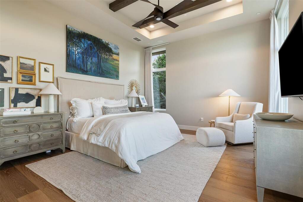 5 Bedroom Single Family Home/House's Image 17