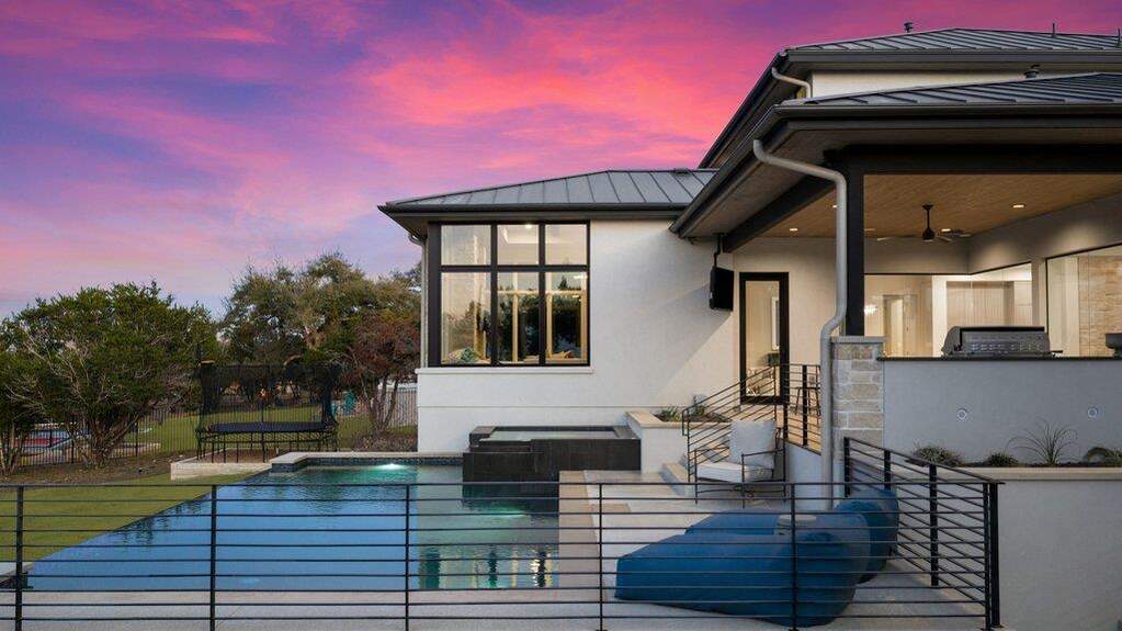 5 Bedroom Single Family Home/House's Image 30