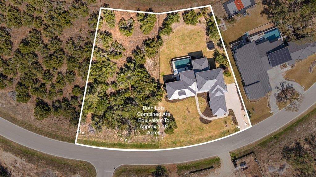 5 Bedroom Single Family Home/House's Image 37