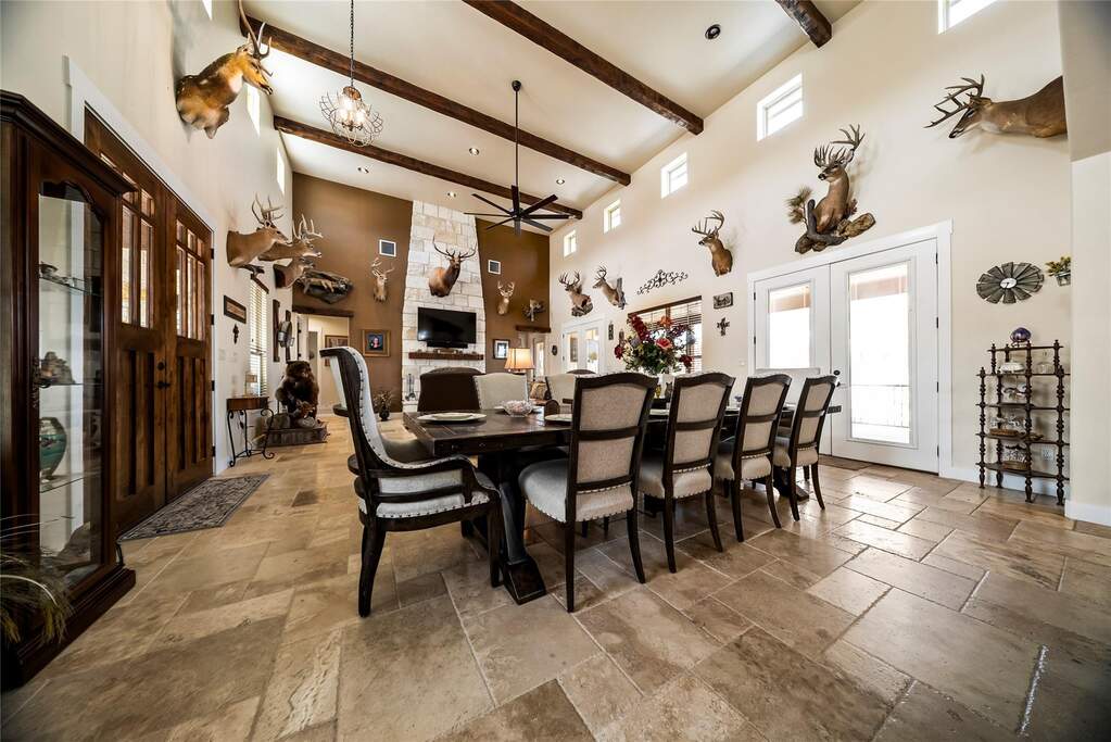 4 Bedroom Single Family Home/House's Image 7