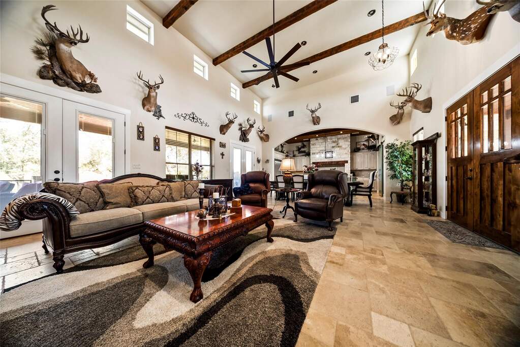 4 Bedroom Single Family Home/House's Image 8