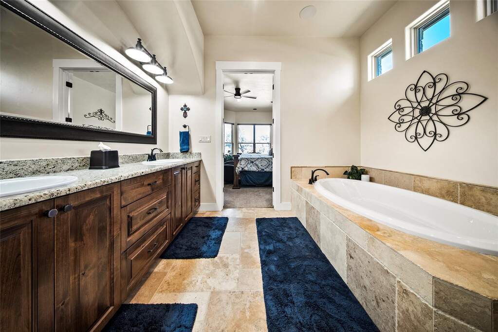 4 Bedroom Single Family Home/House's Image 19