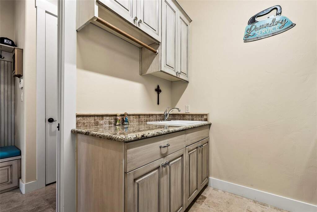4 Bedroom Single Family Home/House's Image 21