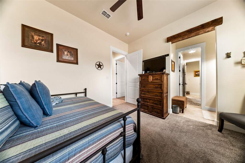 4 Bedroom Single Family Home/House's Image 25