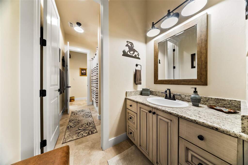 4 Bedroom Single Family Home/House's Image 26
