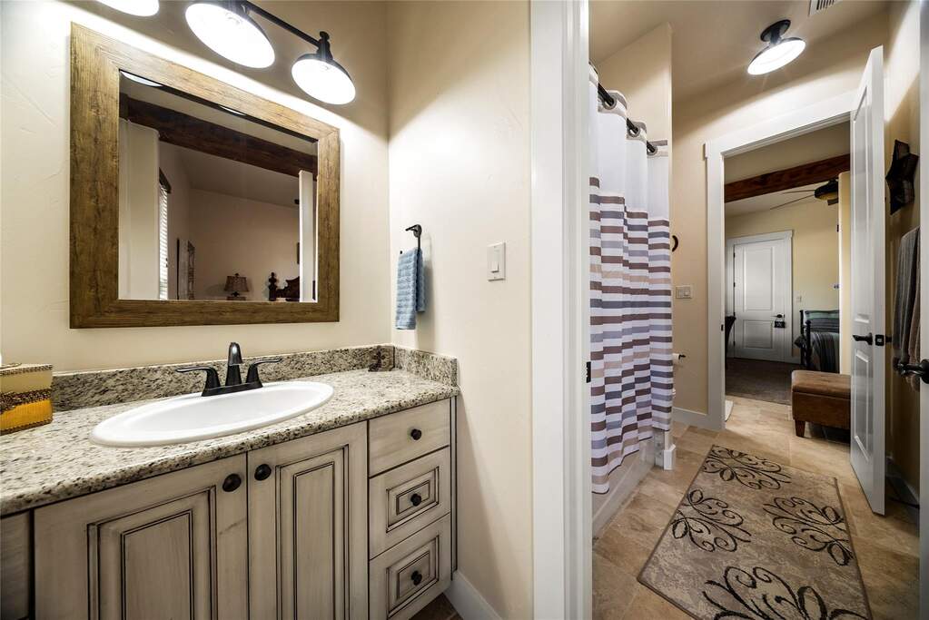 4 Bedroom Single Family Home/House's Image 27
