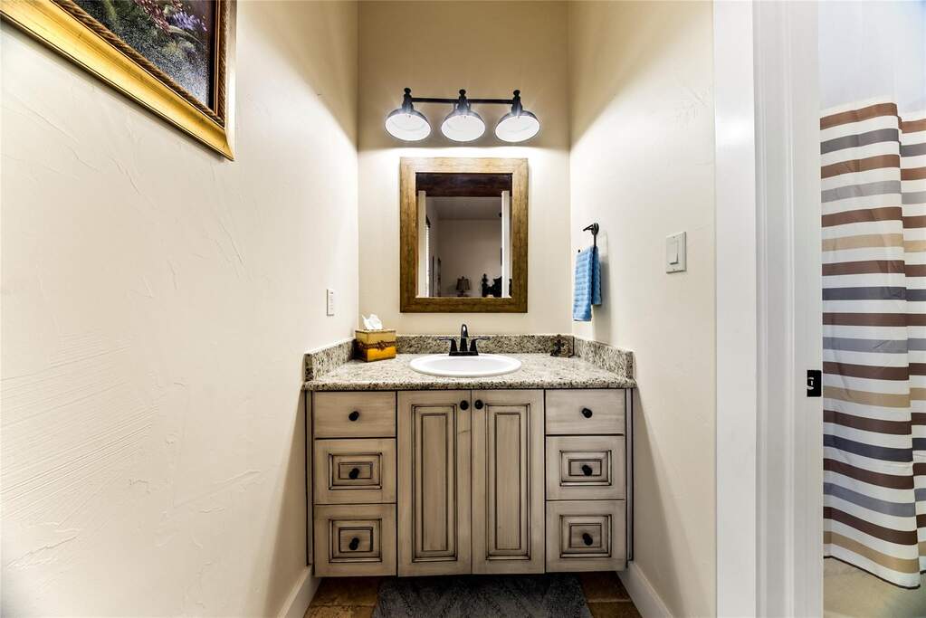 4 Bedroom Single Family Home/House's Image 28
