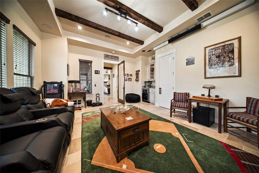 4 Bedroom Single Family Home/House's Image 32