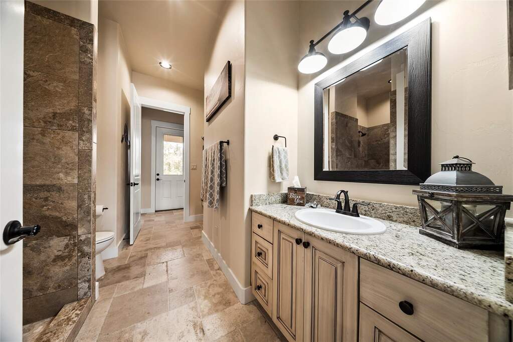 4 Bedroom Single Family Home/House's Image 33