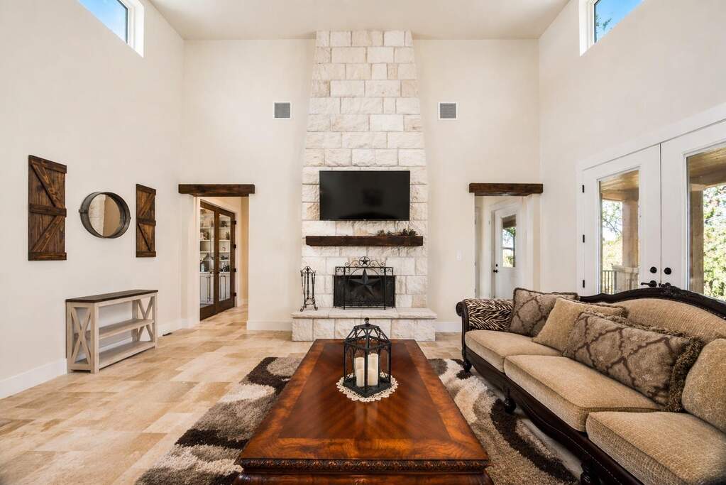 4 Bedroom Single Family Home/House's Image 5