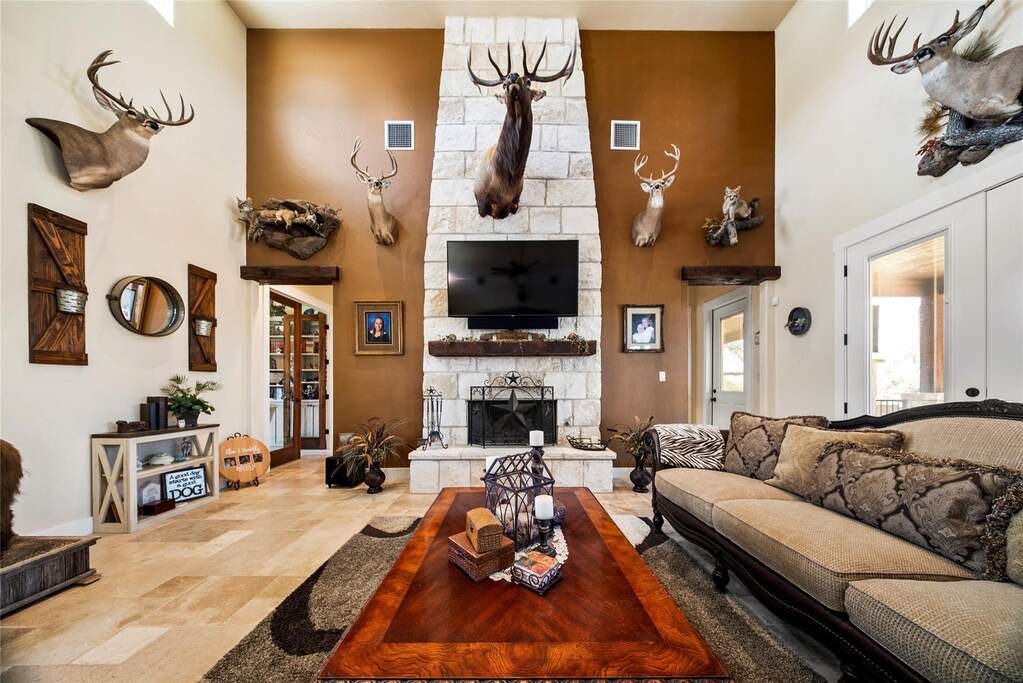 4 Bedroom Single Family Home/House's Image 6