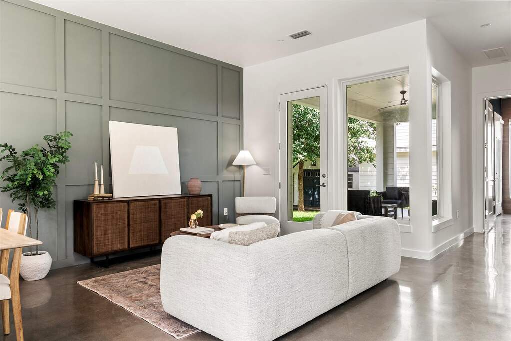 3 Bedroom Single Family Home/House's Image 11