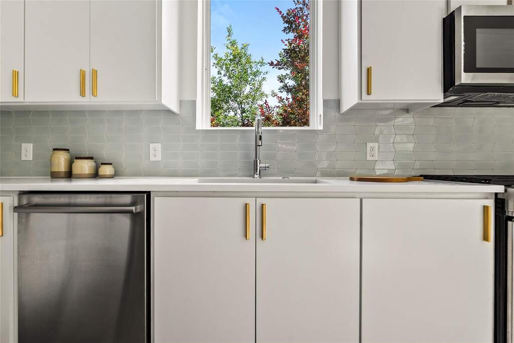 3 Bedroom Single Family Home/House's Image 15