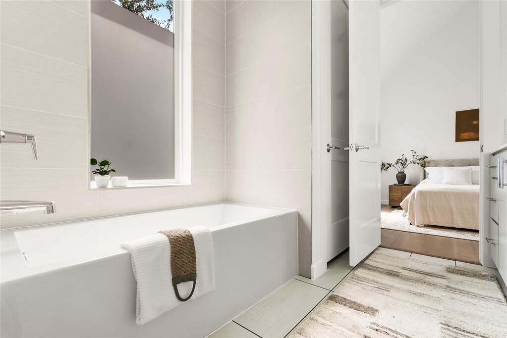 3 Bedroom Single Family Home/House's Image 25