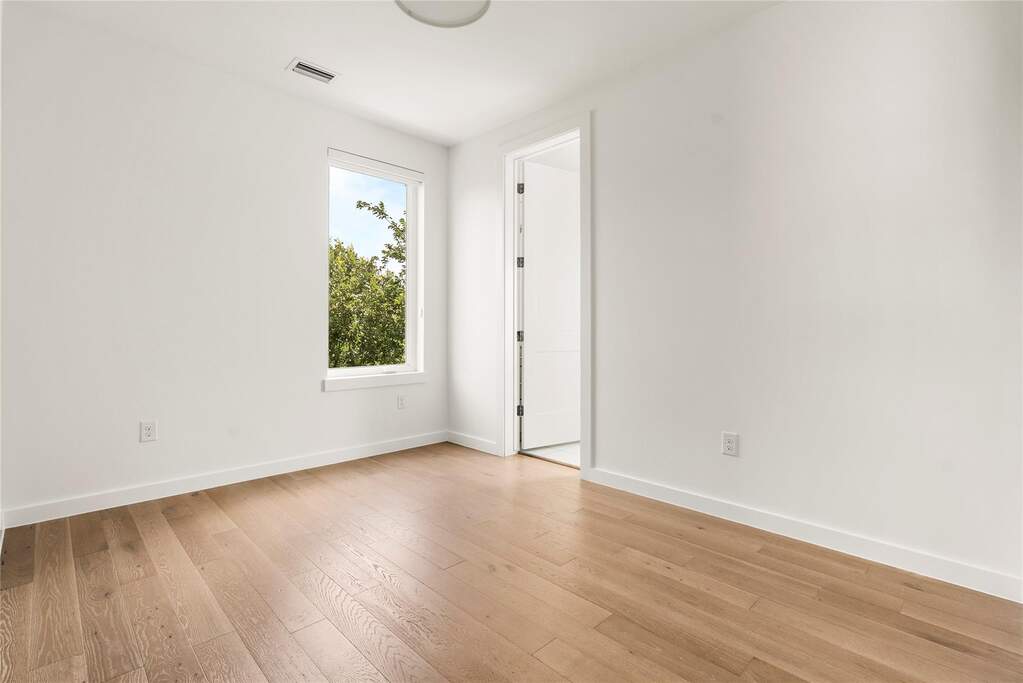 3 Bedroom Single Family Home/House's Image 28