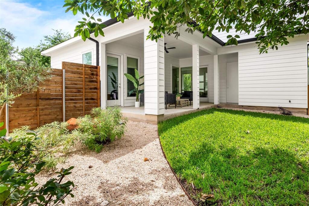 3 Bedroom Single Family Home/House's Image 34