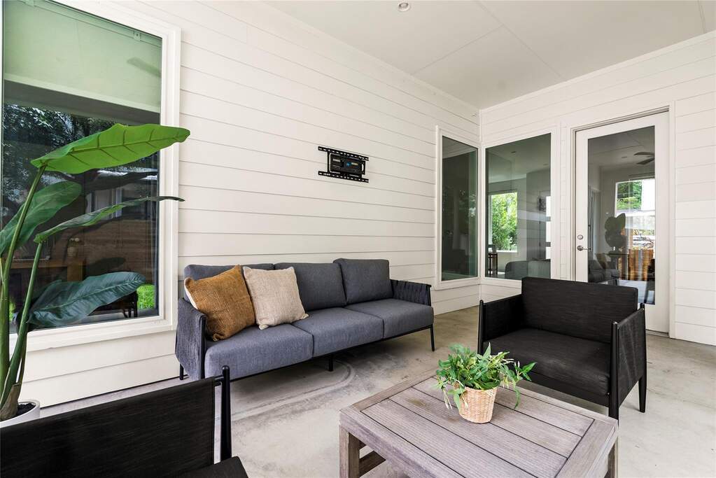 3 Bedroom Single Family Home/House's Image 3