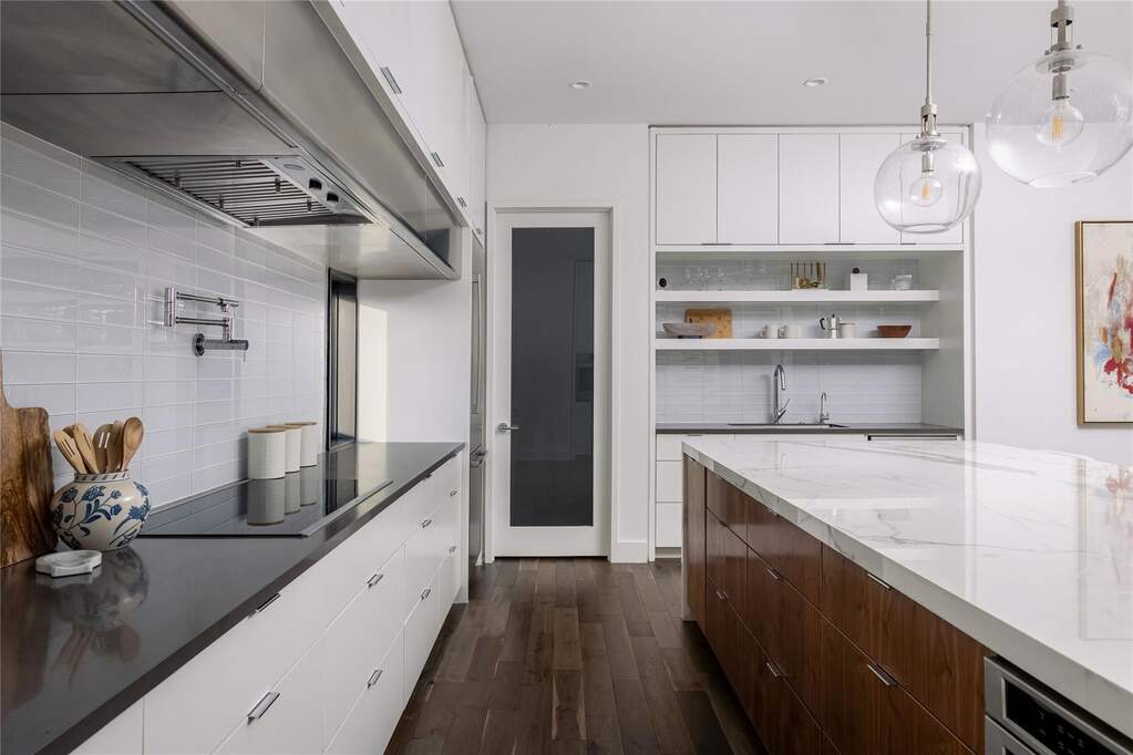 5 Bedroom Single Family Home/House's Image 8