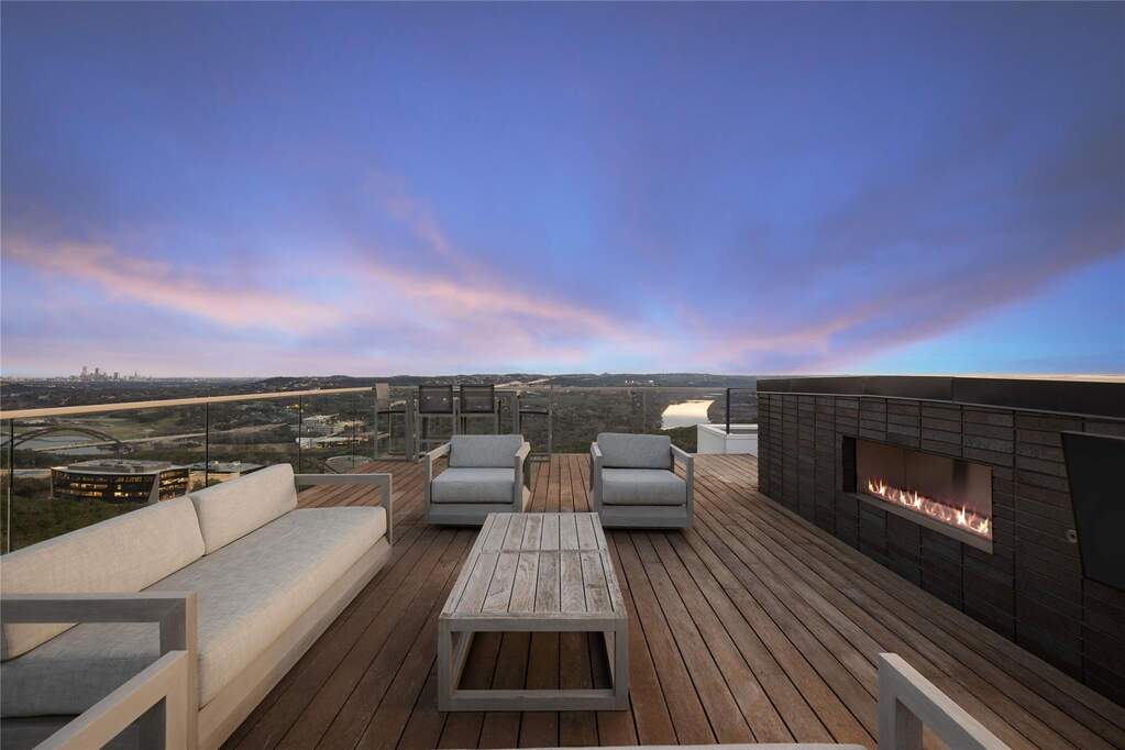 5 Bedroom Single Family Home/House's Image 33
