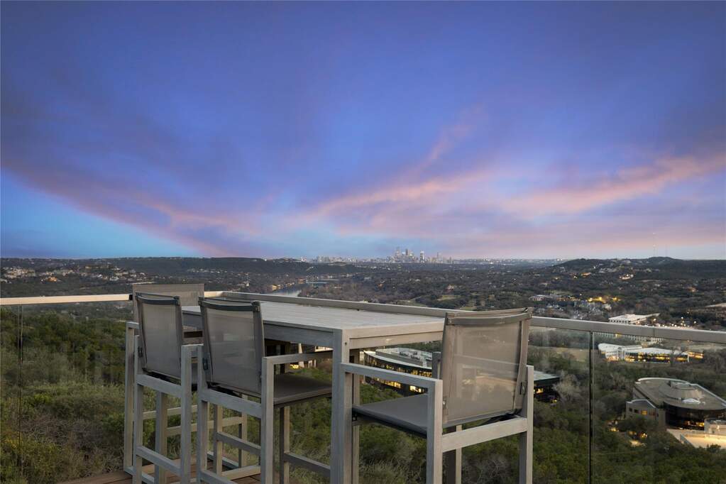 5 Bedroom Single Family Home/House's Image 34