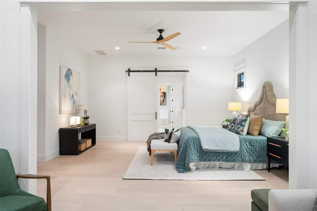 5 Bedroom Single Family Home/House's Image 17