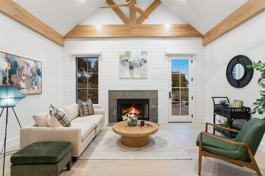 5 Bedroom Single Family Home/House's Image 18