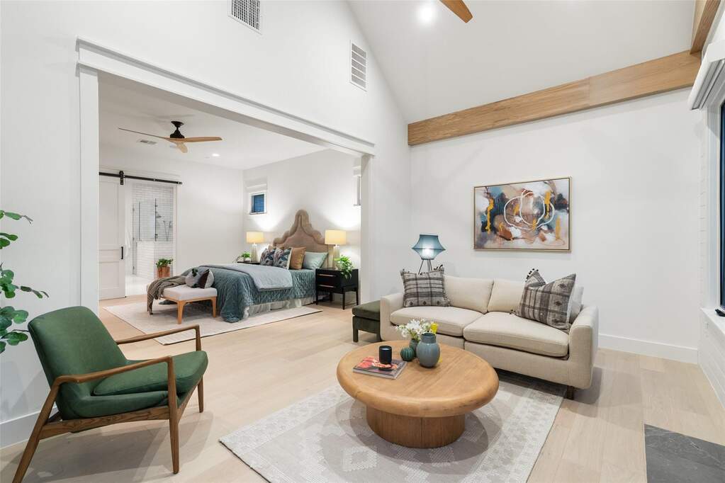 5 Bedroom Single Family Home/House's Image 19