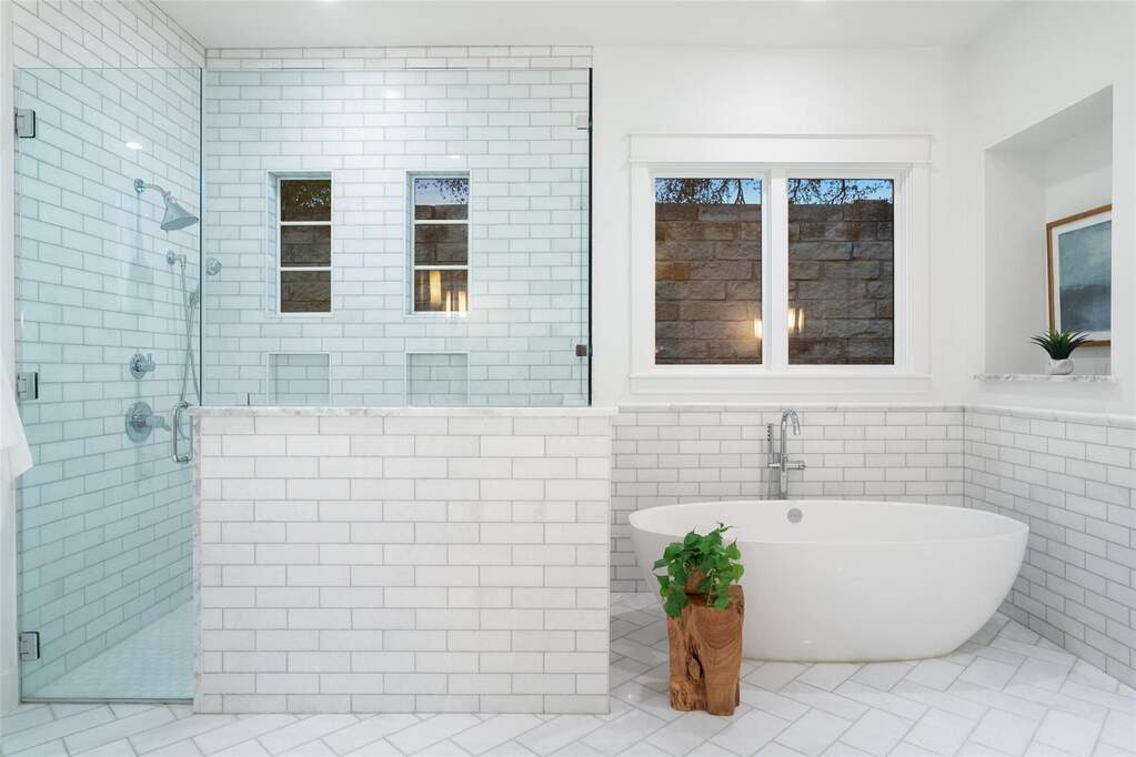 5 Bedroom Single Family Home/House's Image 21