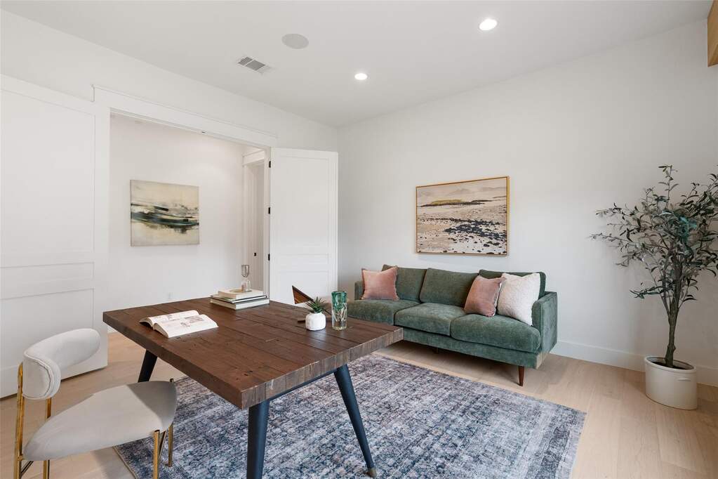 5 Bedroom Single Family Home/House's Image 24