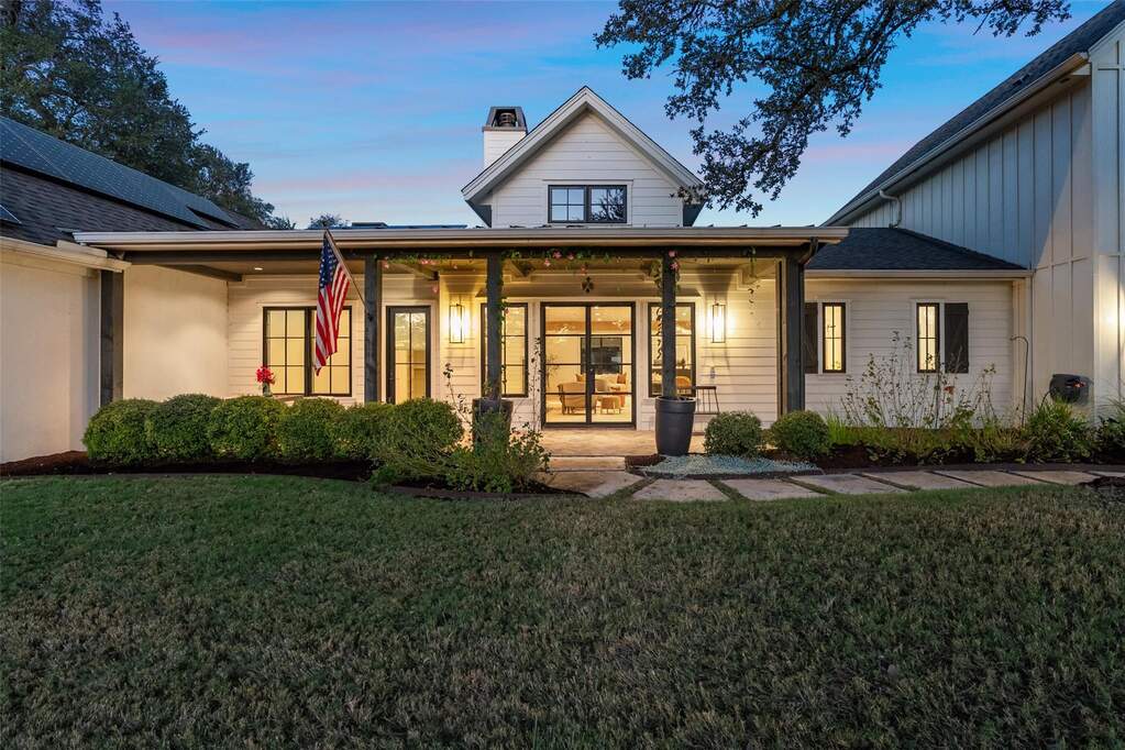 Welcome home to 16908 Whispering Breeze, Austin, Texas 78738!