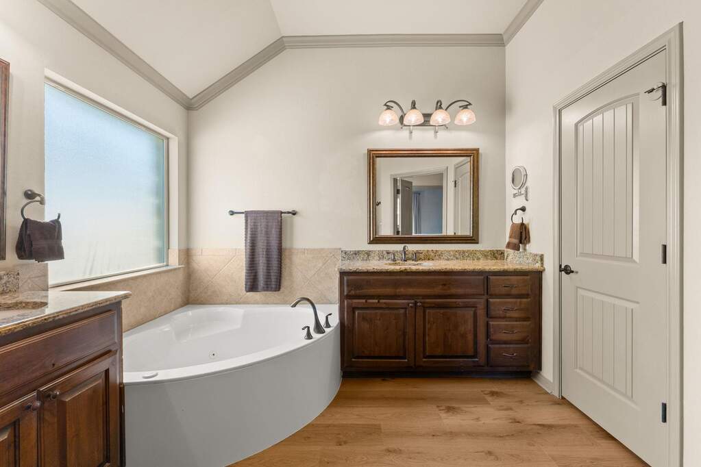 4 Bedroom Single Family Home/House's Image 13