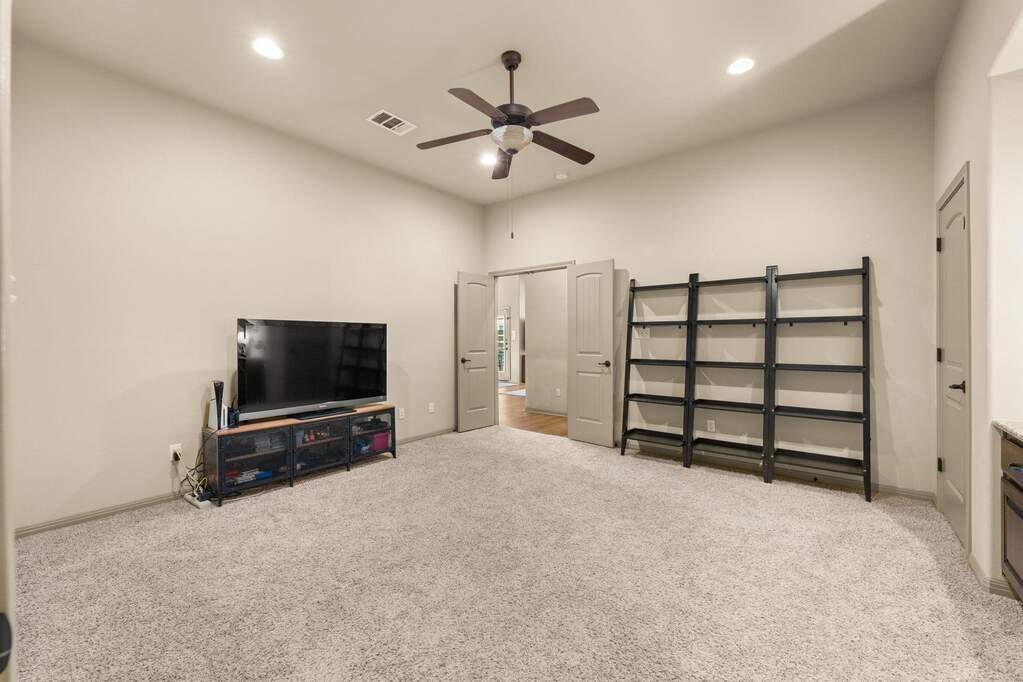 4 Bedroom Single Family Home/House's Image 15