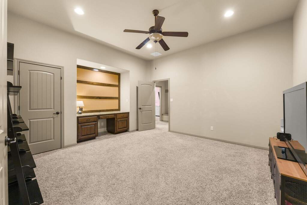 4 Bedroom Single Family Home/House's Image 16