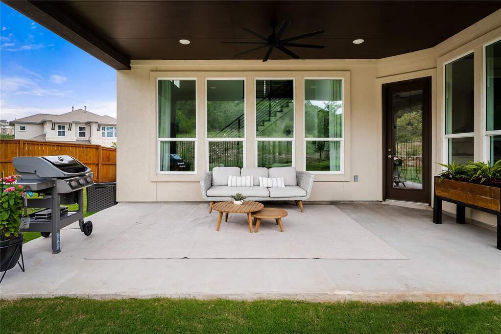 4 Bedroom Single Family Home/House's Image 7