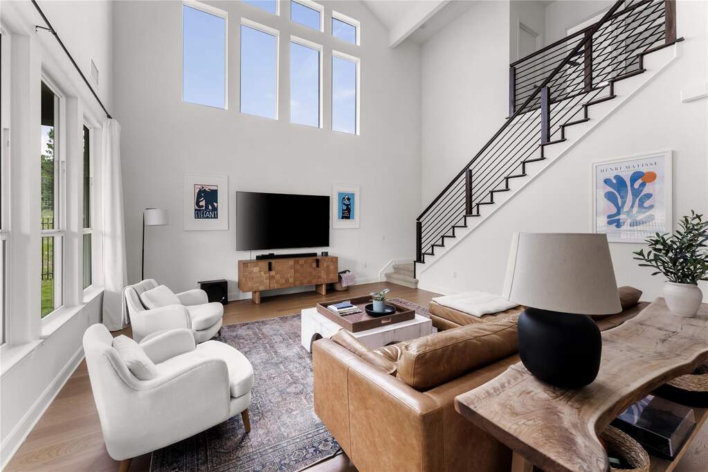 4 Bedroom Single Family Home/House's Image 8