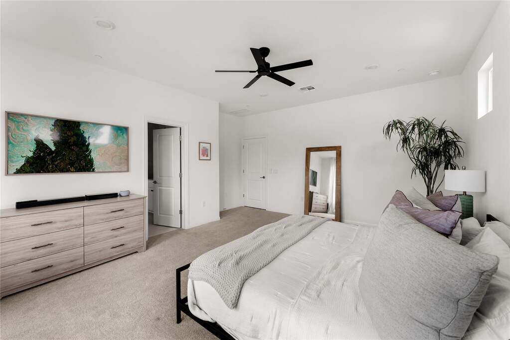 4 Bedroom Single Family Home/House's Image 10