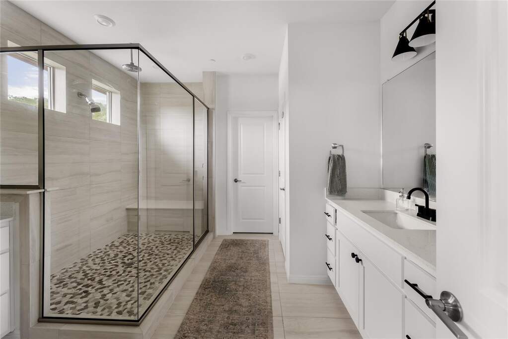 4 Bedroom Single Family Home/House's Image 14