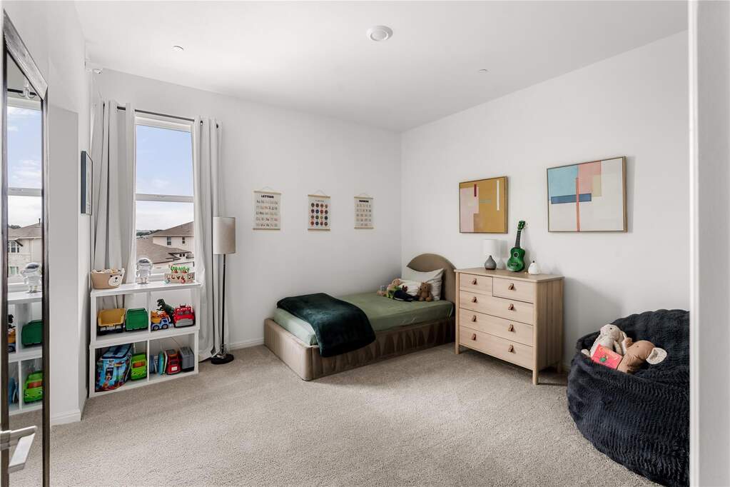 4 Bedroom Single Family Home/House's Image 15
