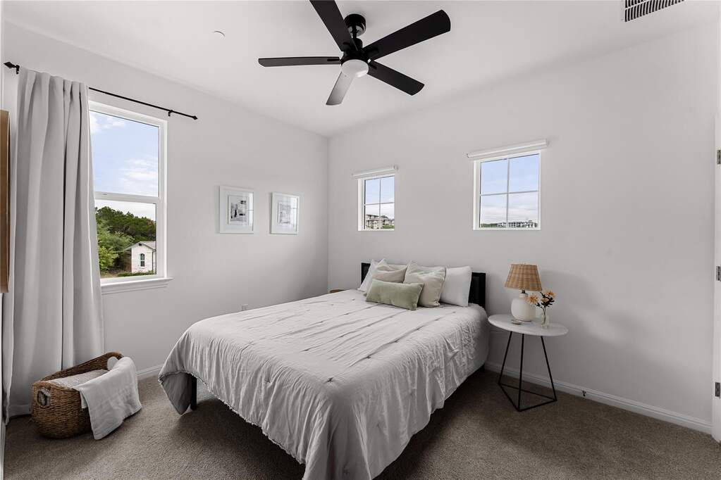 4 Bedroom Single Family Home/House's Image 18