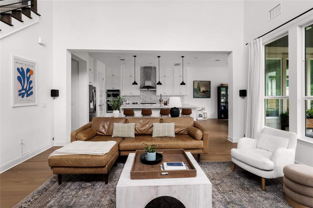 4 Bedroom Single Family Home/House's Image 4